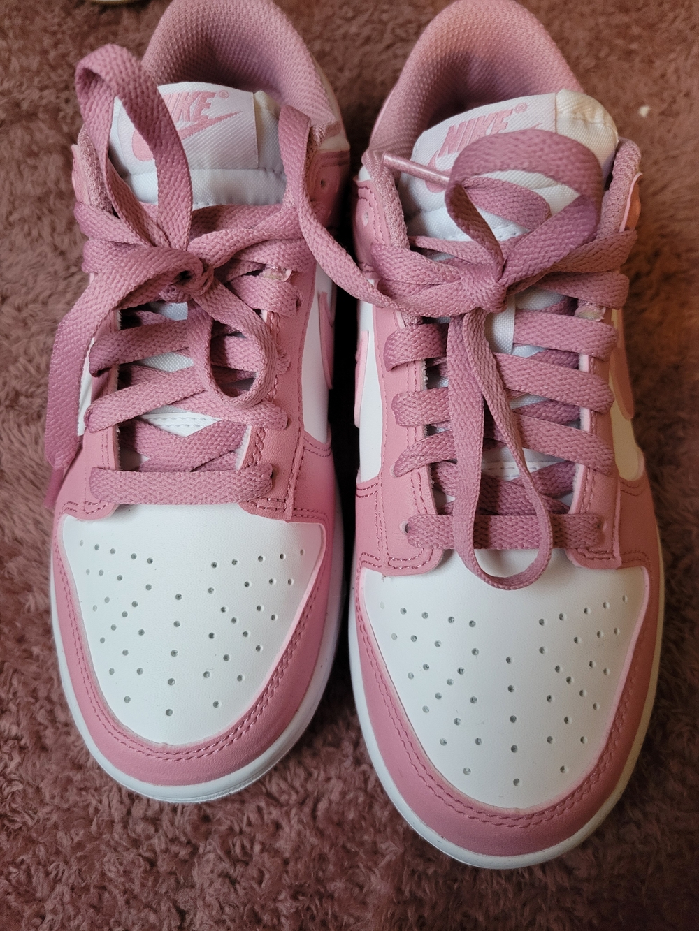 Womens Nike Dunks Size 5.5